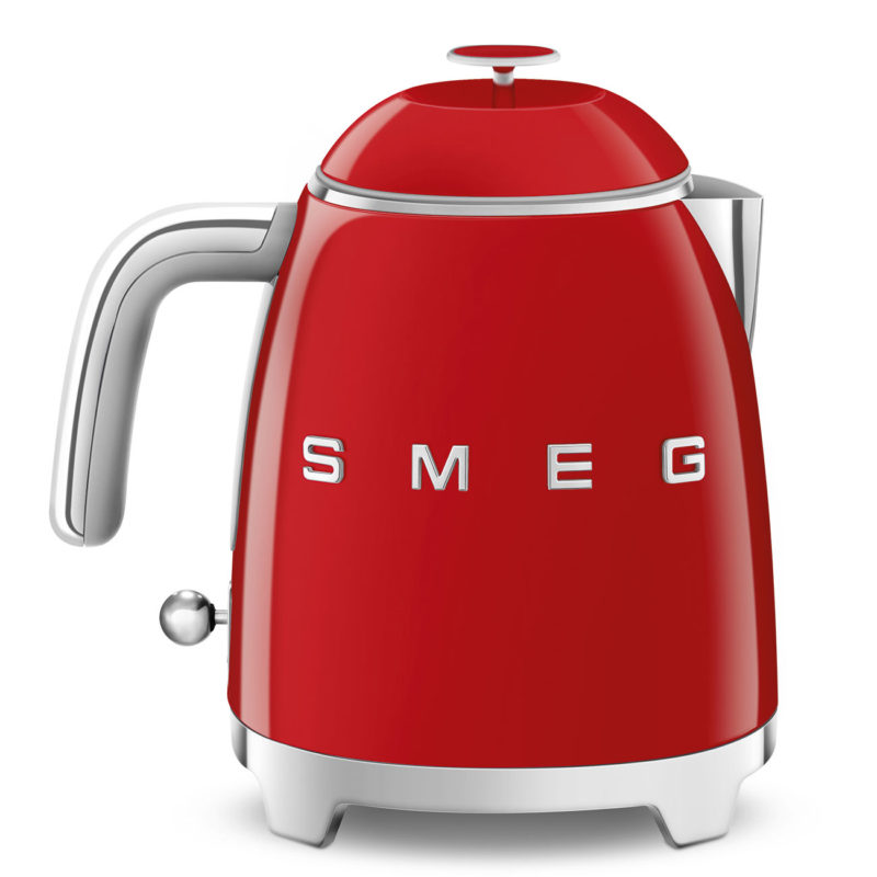 hervidor mini roja para té o infusión diseño compacto vintage SMEG