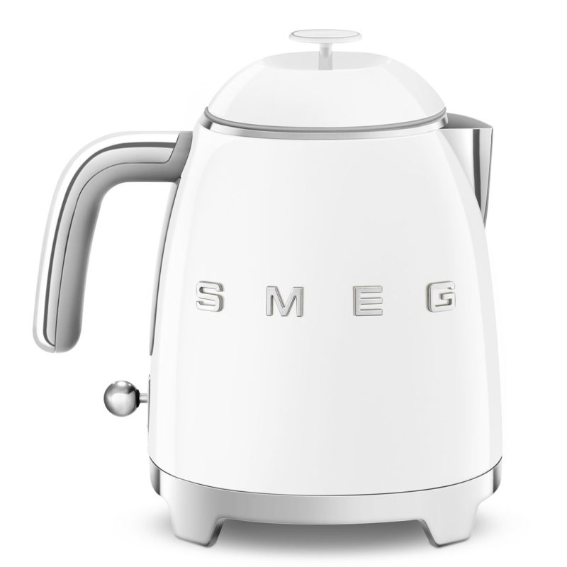 hervidor mini blanco para té o infusión diseño compacto vintage SMEG