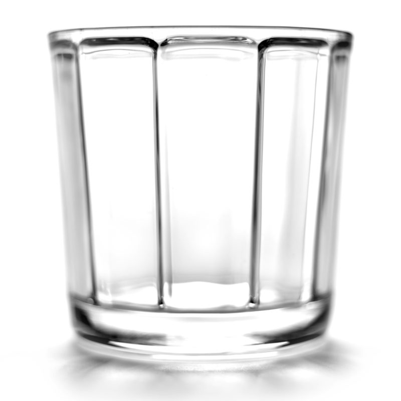vaso talla L de 35 cl de la colección SURFACE by Sergio Herman, de cristal potásico, líneas rectas inspiradas en el clásico tumbler. Detalle