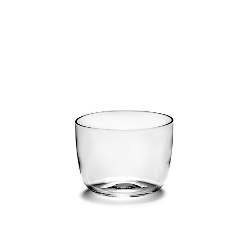 Vaso bajo de 20 cl de vidrio potásico de la colección Passe-partout diseñada por Vincent Van Duysen.