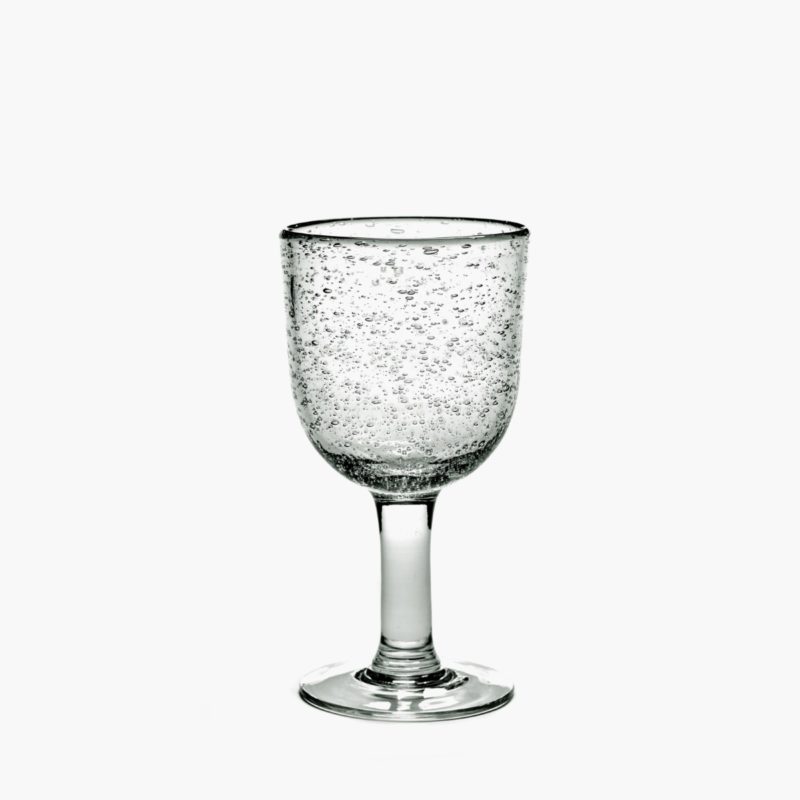 copa de vino blanco de 15 cl de la colección PURE de cristal con burbujas colección de formas y texturas orgánicas. Fondo gris