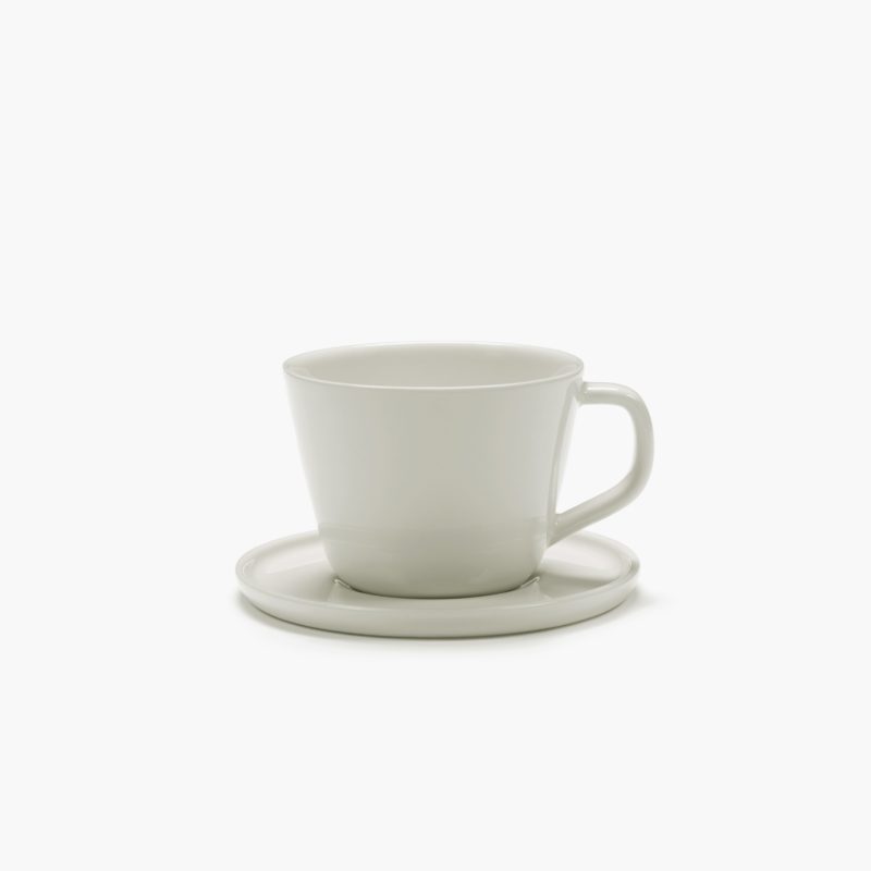platillo y taza para cappuccino, de porcelana, en color marfil CENA diseñados por Vincent Van Duysen